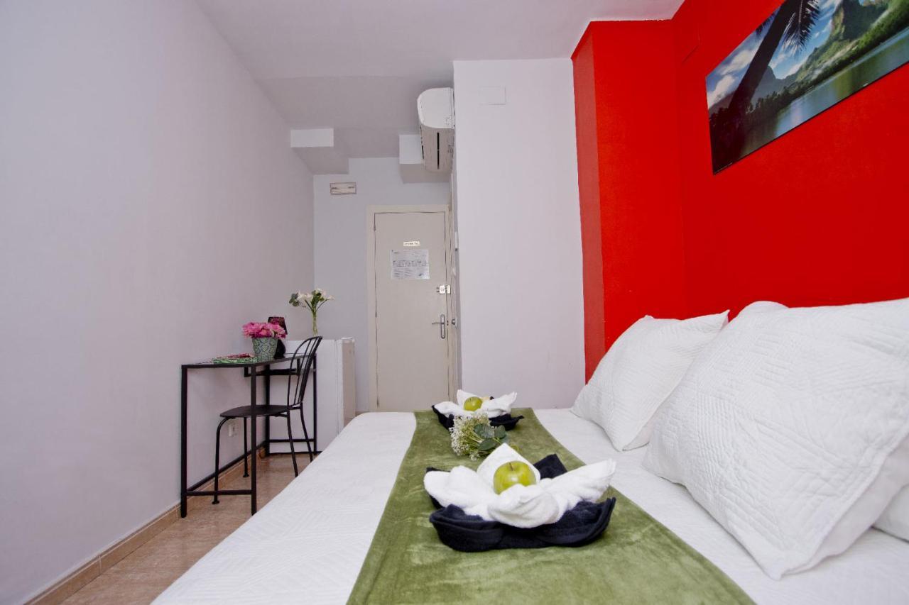 Barcelona City North Hostal Eksteriør billede